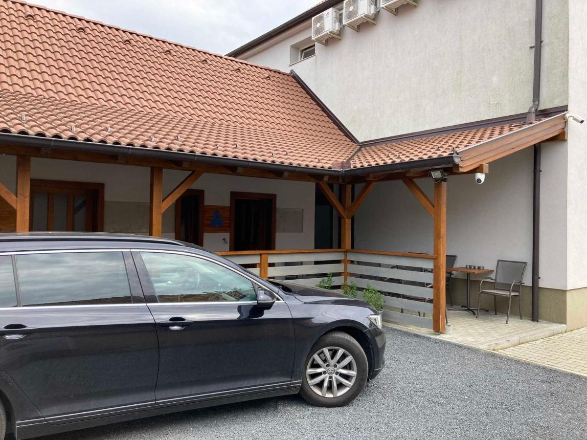 Hotel Toronyi Vendeghaz Exterior foto